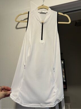 Sleeveless White Athletic Zip-Front Top with Black Trim and zip pockets. Small